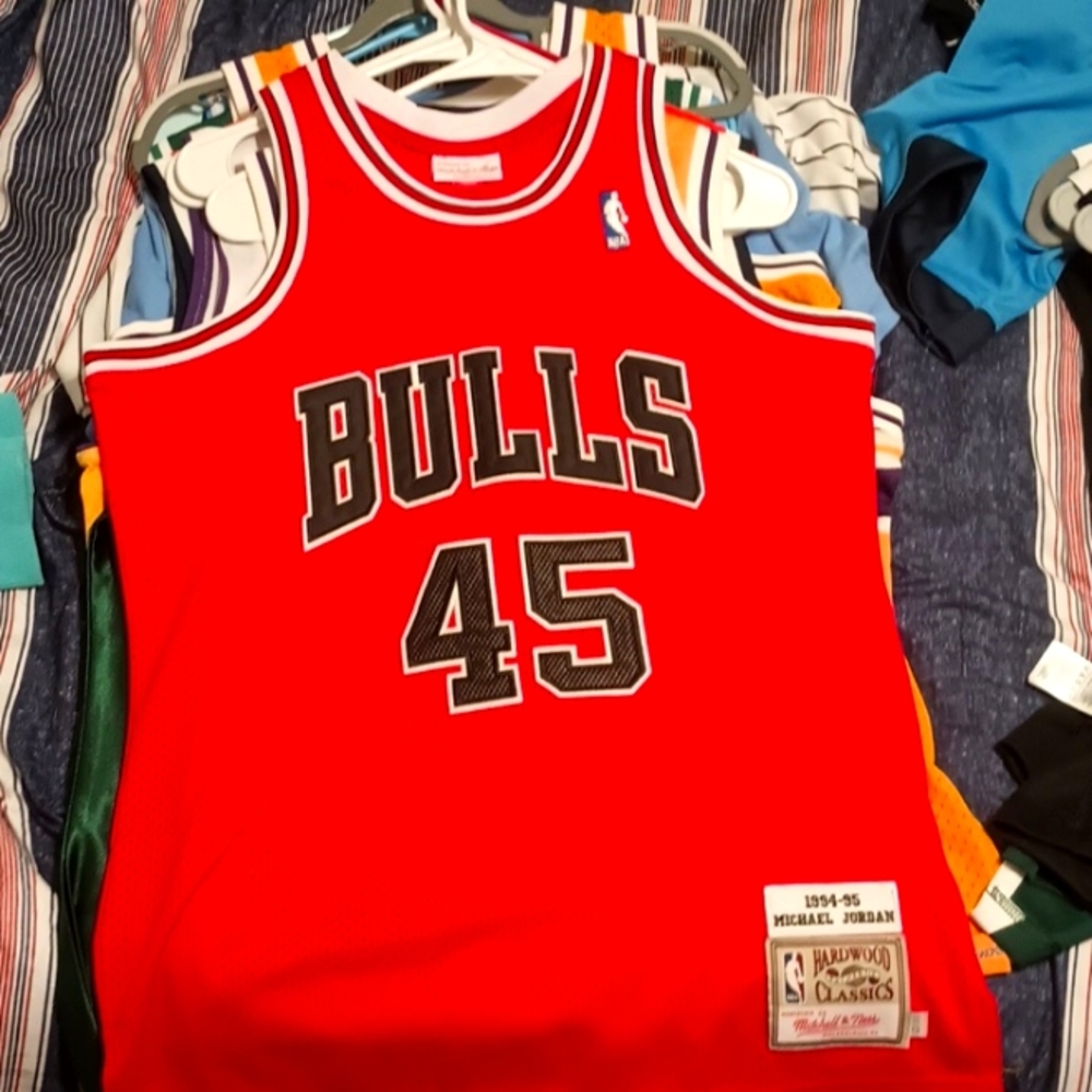 Michael Jordan Bulls Jersey #45